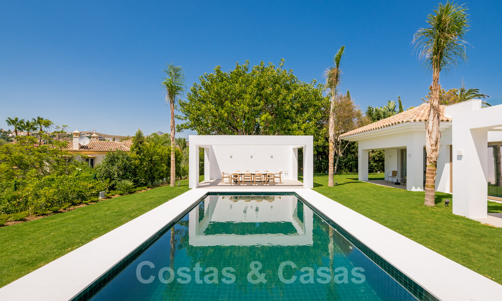 Villa luxueuse à vendre dans un style intemporel, à proximité des commodités et un terrain de golf sur le New Golden Mile entre Marbella et Estepona 31802