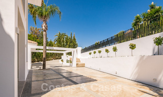 Villa luxueuse à vendre dans un style intemporel, à proximité des commodités et un terrain de golf sur le New Golden Mile entre Marbella et Estepona 31815 