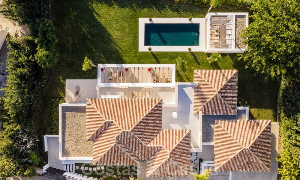 Villa luxueuse à vendre dans un style intemporel, à proximité des commodités et un terrain de golf sur le New Golden Mile entre Marbella et Estepona 31821