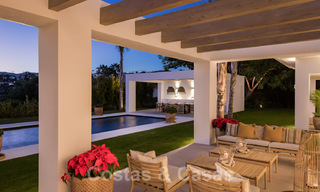 Villa luxueuse à vendre dans un style intemporel, à proximité des commodités et un terrain de golf sur le New Golden Mile entre Marbella et Estepona 31823 