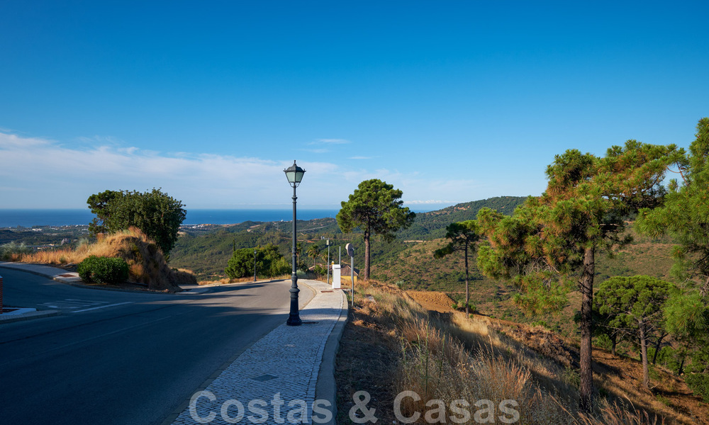 Terrains à bâtir à vendre avec vue panoramique sur la mer et la montagne dans une propriété de luxe à Marbella - Benahavis 32268