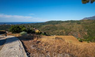 Terrains à bâtir à vendre avec vue panoramique sur la mer et la montagne dans une propriété de luxe à Marbella - Benahavis 32272 