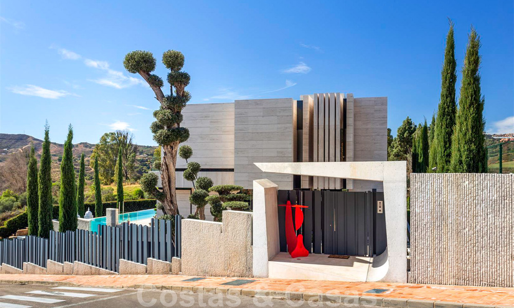 Une nouvelle villa de conception moderne en vente dans un prestigieux complexe de golf à Mijas, Costa del Sol 31884