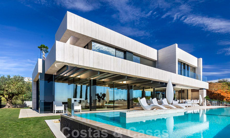 Une nouvelle villa de conception moderne en vente dans un prestigieux complexe de golf à Mijas, Costa del Sol 31885