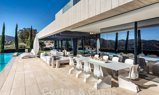 Une nouvelle villa de conception moderne en vente dans un prestigieux complexe de golf à Mijas, Costa del Sol 31886 