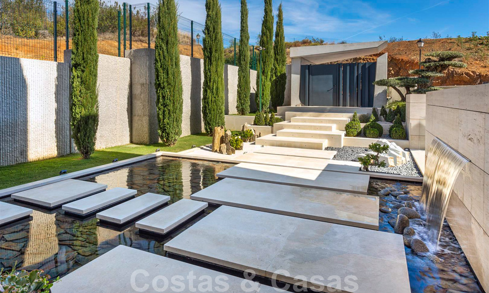 Une nouvelle villa de conception moderne en vente dans un prestigieux complexe de golf à Mijas, Costa del Sol 31888