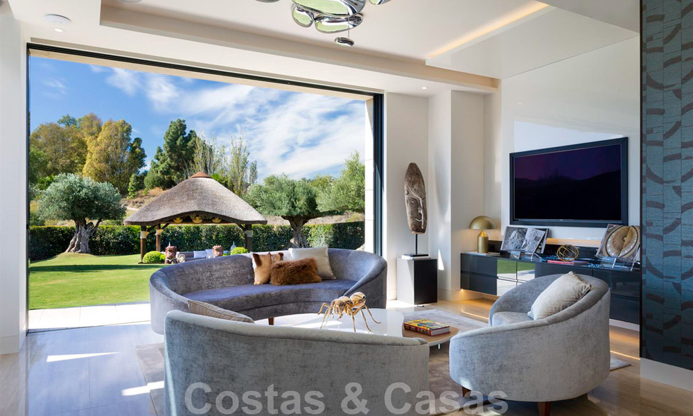 Une nouvelle villa de conception moderne en vente dans un prestigieux complexe de golf à Mijas, Costa del Sol 31890