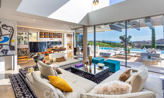 Une nouvelle villa de conception moderne en vente dans un prestigieux complexe de golf à Mijas, Costa del Sol 31896 