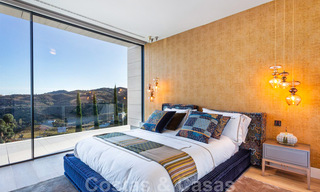 Une nouvelle villa de conception moderne en vente dans un prestigieux complexe de golf à Mijas, Costa del Sol 31898 
