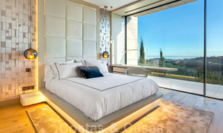 Une nouvelle villa de conception moderne en vente dans un prestigieux complexe de golf à Mijas, Costa del Sol 31901 