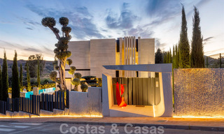 Une nouvelle villa de conception moderne en vente dans un prestigieux complexe de golf à Mijas, Costa del Sol 31910 