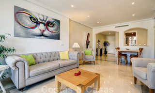 Appartement spacieux et bien entretenu avec vue sur le golf à vendre dans un complexe résidentiel très recherché à Benahavis - Marbella 32310 