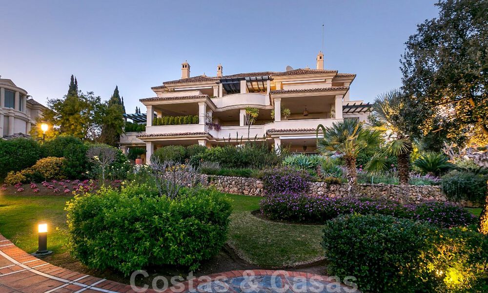 Spacieux penthouse de luxe avec vue panoramique en vente sur un terrain de golf à Nueva Andalucia, Marbella 32094