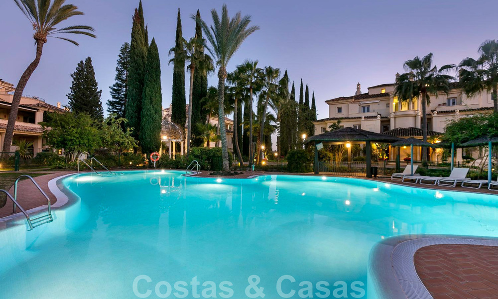 Spacieux penthouse de luxe avec vue panoramique en vente sur un terrain de golf à Nueva Andalucia, Marbella 32095