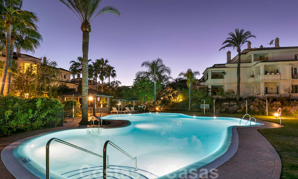 Spacieux penthouse de luxe avec vue panoramique en vente sur un terrain de golf à Nueva Andalucia, Marbella 32096