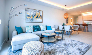 Appartement de luxe spacieux et rénové à vendre, en première ligne du golf et prêt à emménager, Nueva Andalucia, Marbella 32120 