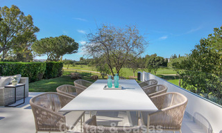 Appartement de luxe spacieux et rénové à vendre, en première ligne du golf et prêt à emménager, Nueva Andalucia, Marbella 32134 