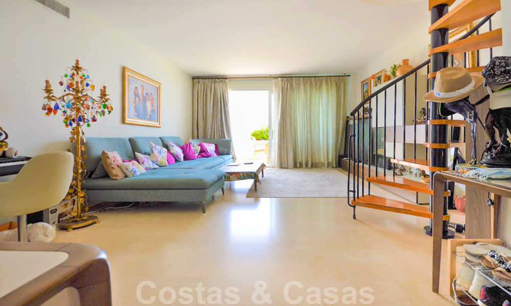 Appartement penthouse en première ligne de plage à vendre avec piscine privée sur le New Golden Mile, entre Marbella et Estepona 32174
