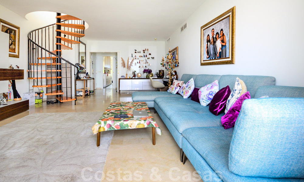 Appartement penthouse en première ligne de plage à vendre avec piscine privée sur le New Golden Mile, entre Marbella et Estepona 32179