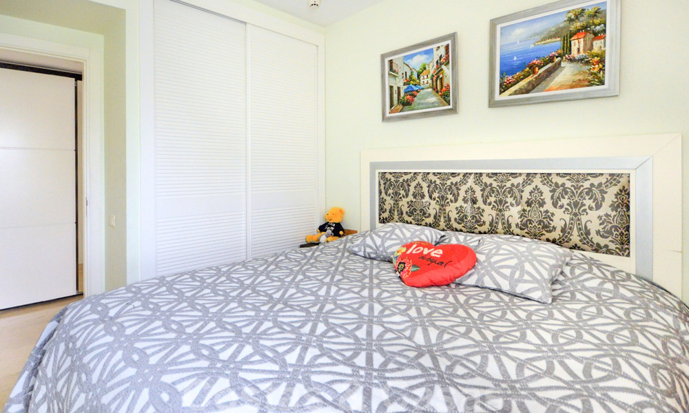 Appartement penthouse en première ligne de plage à vendre avec piscine privée sur le New Golden Mile, entre Marbella et Estepona 32185