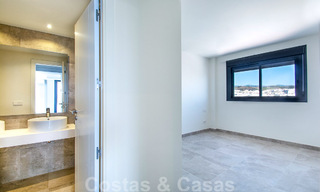 Elégant appartement moderne avec vue sur la mer et la ville à vendre dans le centre d'Estepona 32235 