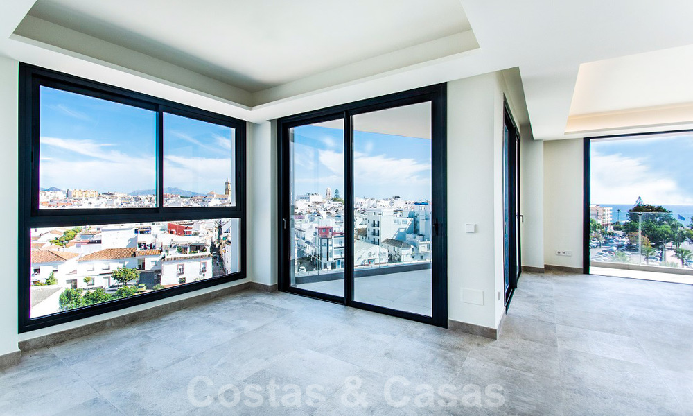 Elégant appartement moderne avec vue sur la mer et la ville à vendre dans le centre d'Estepona 32242
