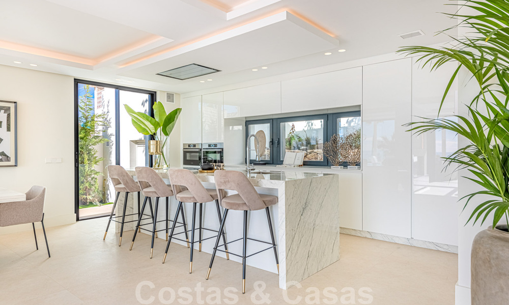 Elégante et spacieuse villa neuve, moderne à vendre avec vue panoramique sur la mer à Elviria, Marbella 32320