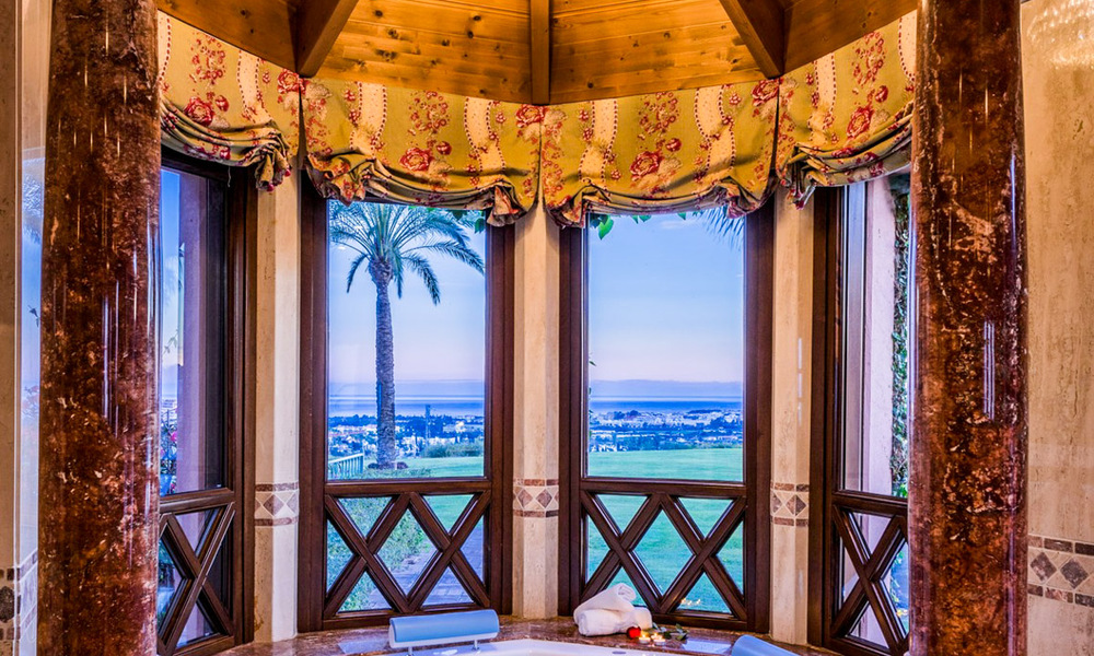 Elégante propriété de style méditerranéen avec vue sur la mer à vendre, Benahavis - Marbella 32340