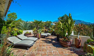 Magnifique penthouse exposé au sud avec une vue imprenable sur la mer et les montagnes à vendre dans la vallée du golf de Nueva Andalucia, Marbella 32442 