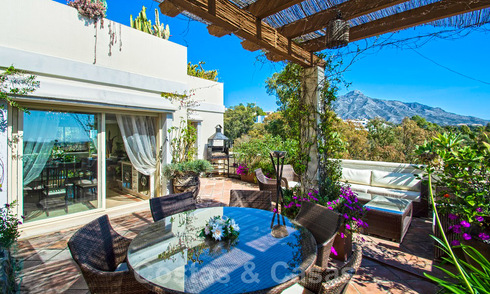 Magnifique penthouse exposé au sud avec une vue imprenable sur la mer et les montagnes à vendre dans la vallée du golf de Nueva Andalucia, Marbella 32464