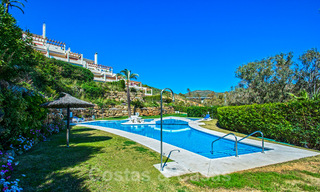 Magnifique penthouse exposé au sud avec une vue imprenable sur la mer et les montagnes à vendre dans la vallée du golf de Nueva Andalucia, Marbella 32470 
