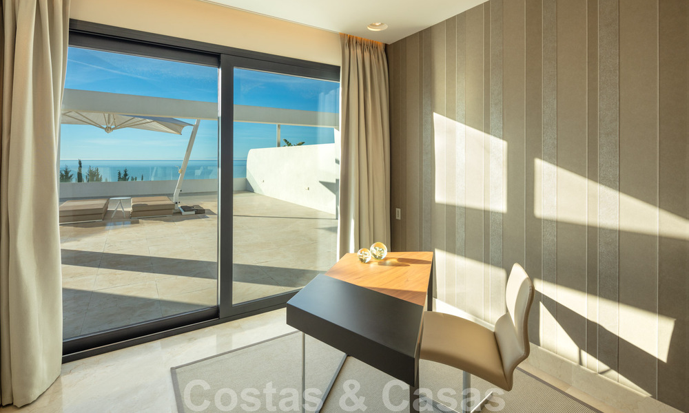 Appartement penthouse spacieux et moderne avec vue imprenable sur la mer à vendre à Sierra Blanca sur le Golden Mile, Marbella 32668