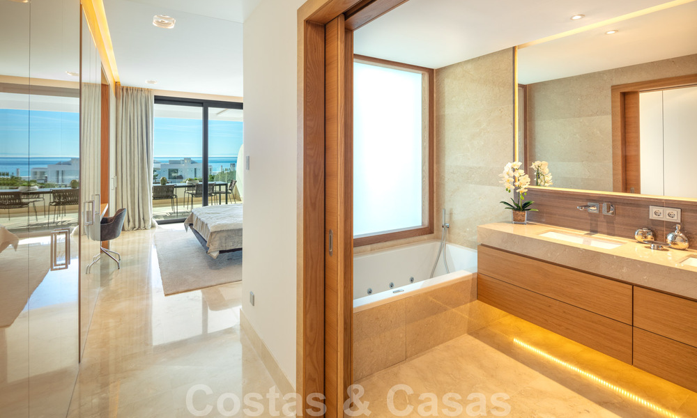Appartement penthouse spacieux et moderne avec vue imprenable sur la mer à vendre à Sierra Blanca sur le Golden Mile, Marbella 32676