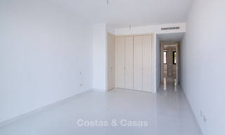 Appartement moderne de 3 chambres à coucher à vendre avec vue sur la mer dans un complexe de golf en première ligne à Benahavis - Marbella 32534 