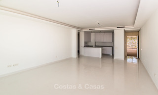 Appartement moderne de 3 chambres à coucher à vendre avec vue sur la mer dans un complexe de golf en première ligne à Benahavis - Marbella 32538 