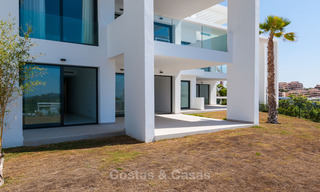 Appartement moderne de 3 chambres à coucher à vendre avec vue sur la mer dans un complexe de golf en première ligne à Benahavis - Marbella 32543 