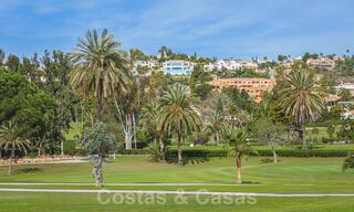 Villa moderne exclusive à vendre avec vue panoramique sur la montagne, le golf et la mer à Marbella - Benahavis. Prêt à emménager. 32607 