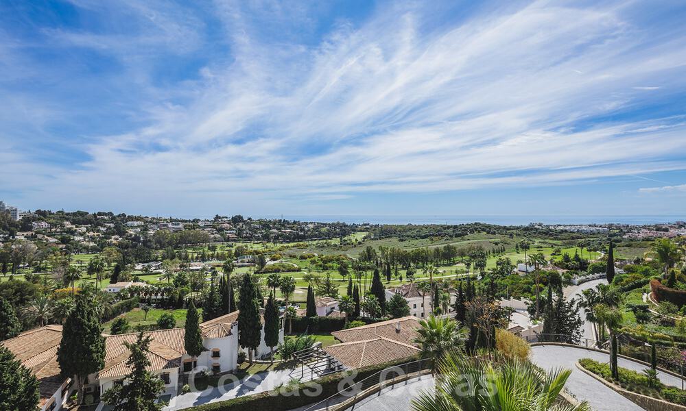 Villa moderne exclusive à vendre avec vue panoramique sur la montagne, le golf et la mer à Marbella - Benahavis. Prêt à emménager. 32615