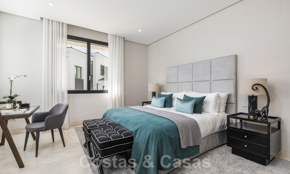 Villa moderne exclusive à vendre avec vue panoramique sur la montagne, le golf et la mer à Marbella - Benahavis. Prêt à emménager. 32618