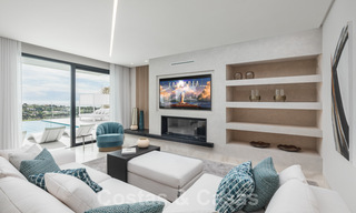 Villa moderne exclusive à vendre avec vue panoramique sur la montagne, le golf et la mer à Marbella - Benahavis. Prêt à emménager. 32624 