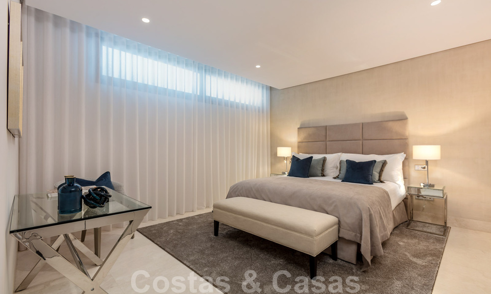 Villa moderne exclusive à vendre avec vue panoramique sur la montagne, le golf et la mer à Marbella - Benahavis. Prêt à emménager. 32633
