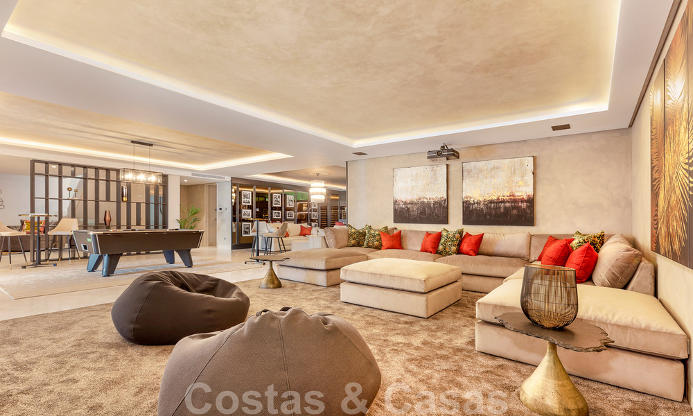 Villa moderne exclusive à vendre avec vue panoramique sur la montagne, le golf et la mer à Marbella - Benahavis. Prêt à emménager. 32636