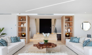 Villa moderne exclusive à vendre avec vue panoramique sur la montagne, le golf et la mer à Marbella - Benahavis. Prêt à emménager. 32640 