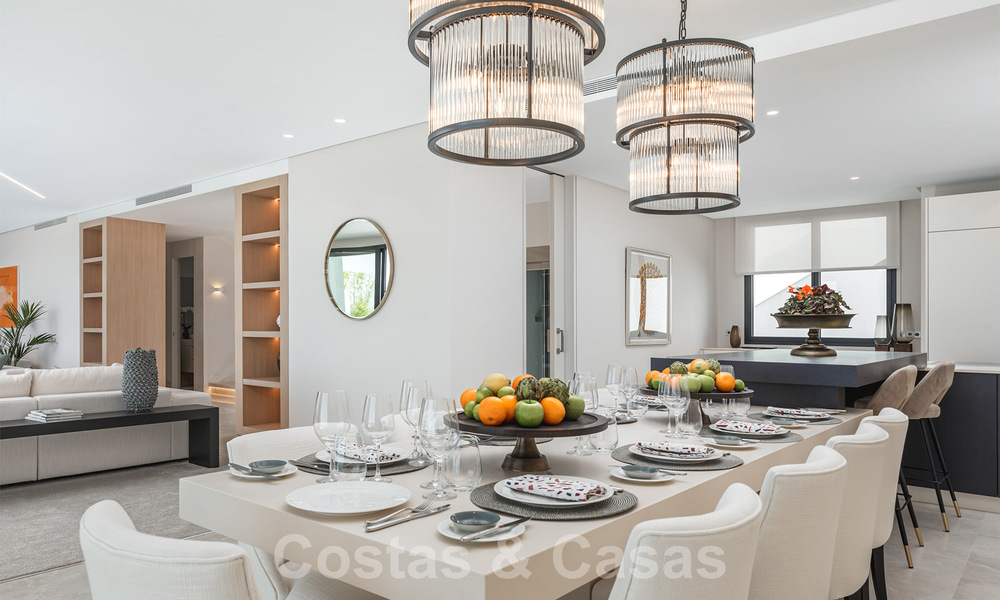 Villa moderne exclusive à vendre avec vue panoramique sur la montagne, le golf et la mer à Marbella - Benahavis. Prêt à emménager. 32646