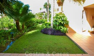 Spacieux appartement de luxe avec une terrasse généreuse et un jardin à vendre dans un développement prestigieux sur le Golden Mile à Marbella 32741 