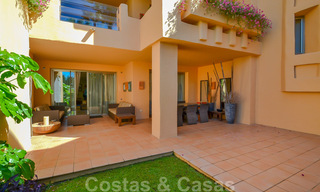 Spacieux appartement de luxe avec une terrasse généreuse et un jardin à vendre dans un développement prestigieux sur le Golden Mile à Marbella 32749 