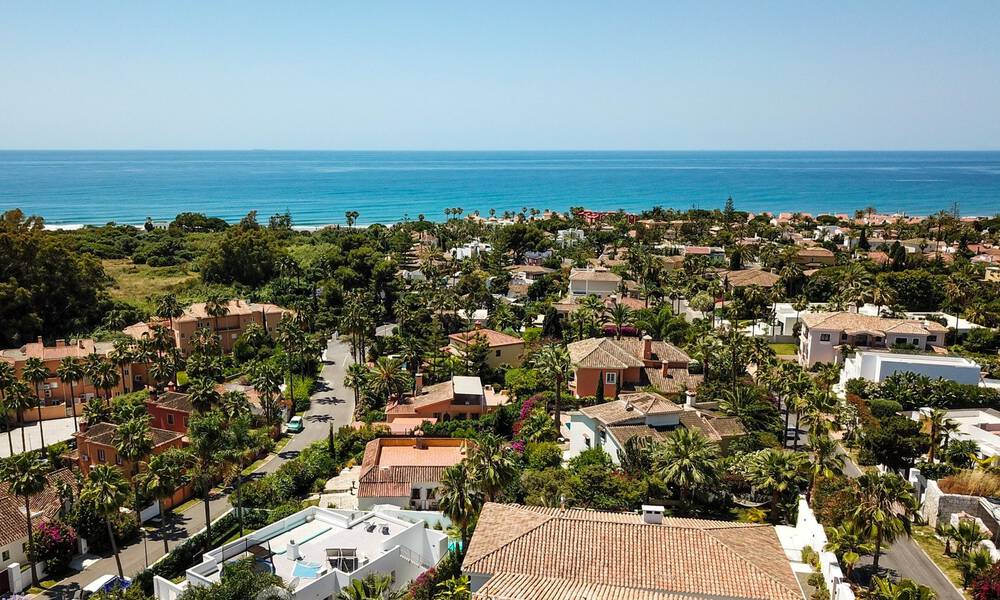 Villa contemporaine rénovée, prête à emménager, à deux pas de la mer avec vue panoramique sur la mer, à vendre à Marbella Est 32769