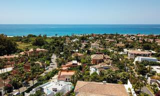 Villa contemporaine rénovée, prête à emménager, à deux pas de la mer avec vue panoramique sur la mer, à vendre à Marbella Est 32769 