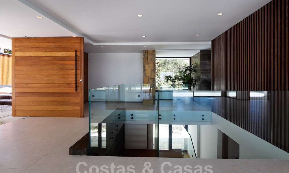 Villa contemporaine rénovée, prête à emménager, à deux pas de la mer avec vue panoramique sur la mer, à vendre à Marbella Est 32773