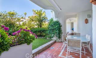 Appartement de luxe de 4 chambres dans un complexe de plage en première ligne, à distance de marche de Puerto Banus à Marbella 32827 